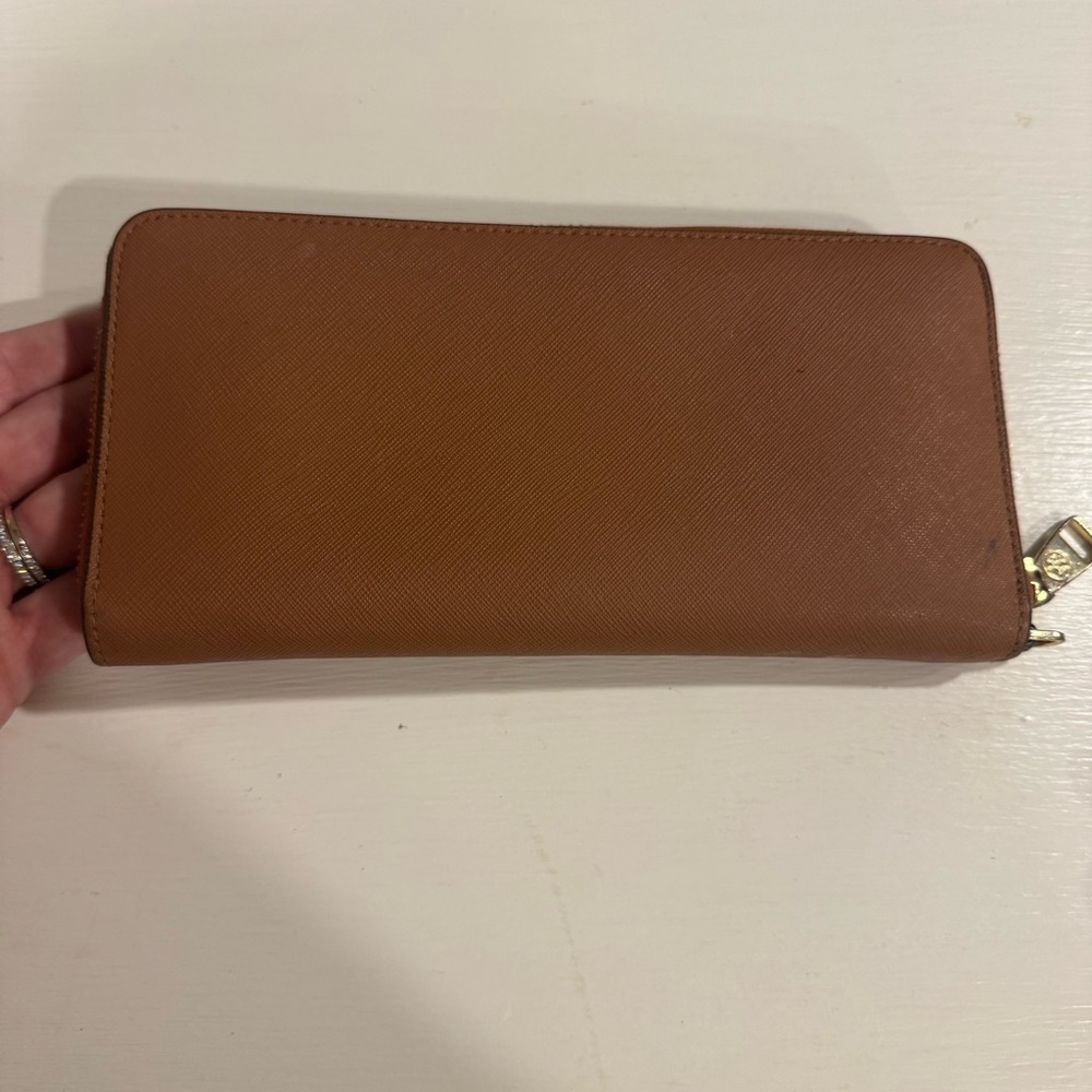 Tory Burch Emerson Fold Wallet - Picture 6 of 10